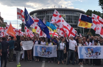 Бес в кепке-аэродроме подскока