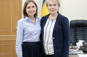 Министр, поплывший на мове