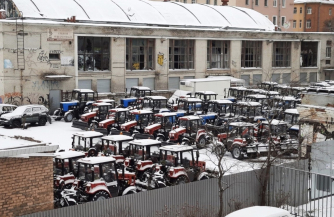 «Беглова гнать надо»: петербуржцы резко отреагировали на простаивающую спецтехнику во время снегопадов