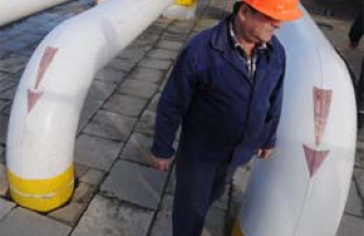 Узбеки перекрыли таджикам газ